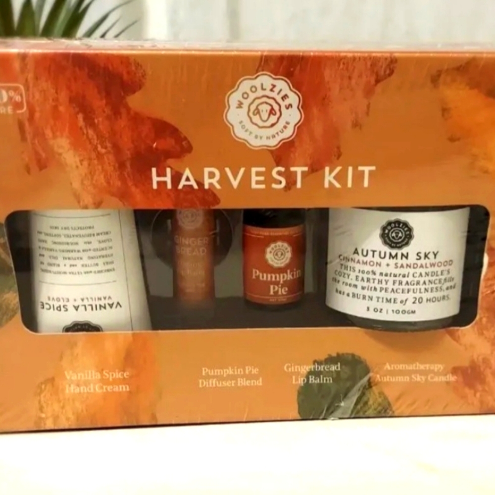 WOOLZIES Harvest Kit Hand Cream Pumpkin Pie Diffuser Blend Lip Balm Candle Set